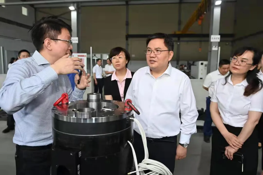 重庆沙坪坝区委书记唐小平一行莅临高孚动力重庆子公司调研指导